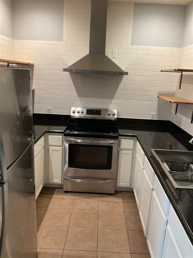 Foto del edificio - 1014 Ranchway Dr