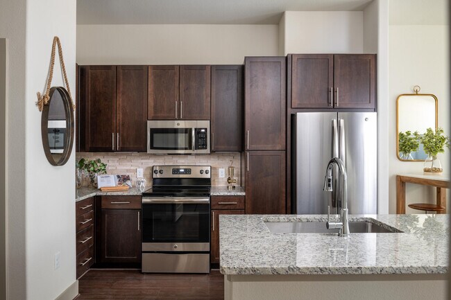 Los apartamentos Sterling at Oak Hills — foto de la comunidad - The Sterling at Oak Hills