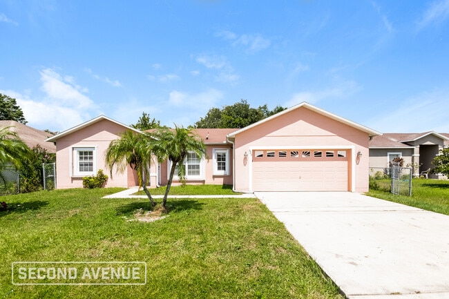 Building Photo - 623 Cotulla Dr