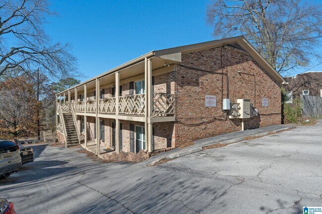 Building Photo - 2825 Highland Ave