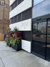Building Photo - 501-501 St Clair Ave W