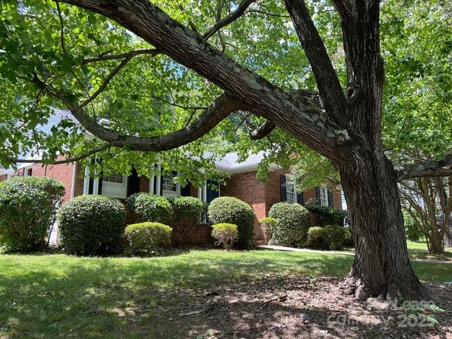 Building Photo - 6734 Knollgate Dr