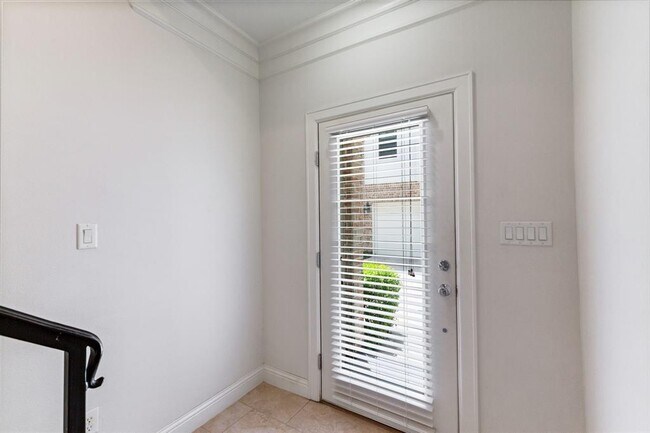 Foto del edificio - 1525 Johnson St