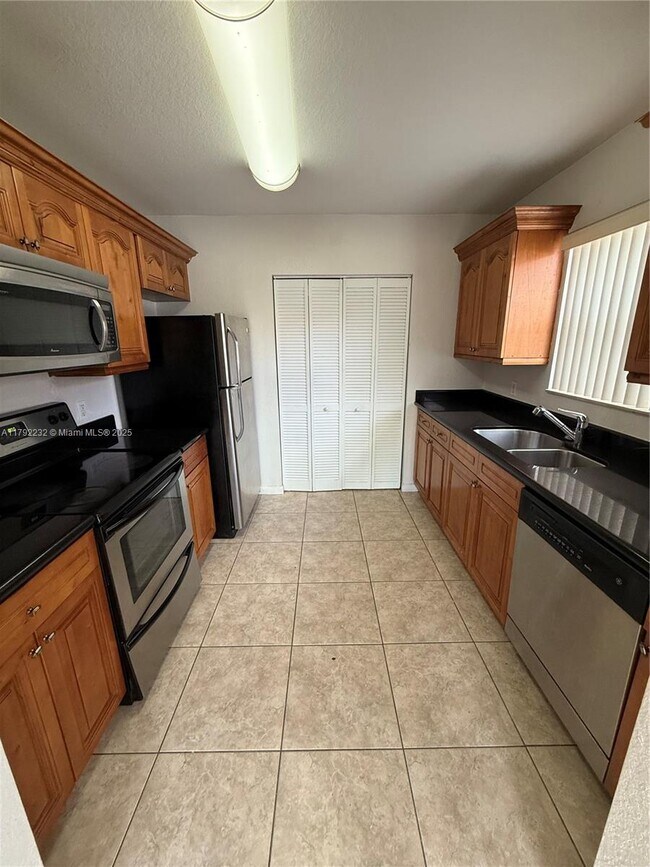 Foto del edificio - 7605 NW 38th Ct