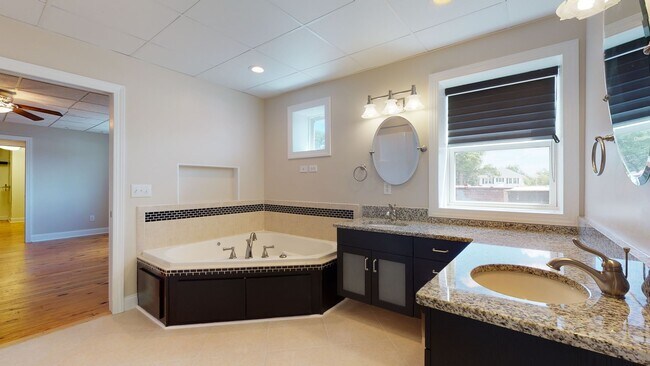 Foto del edificio - 236 Chatham St