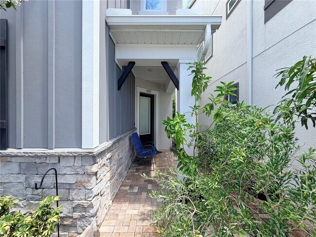 Foto del edificio - 660 Rosewood Way