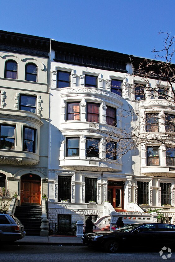 Building Photo - 120 West 80th Street (k6)
