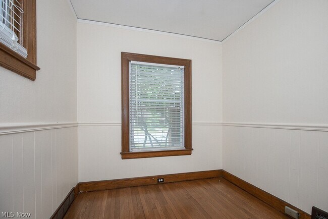 Foto del edificio - 13038 Cedar Rd
