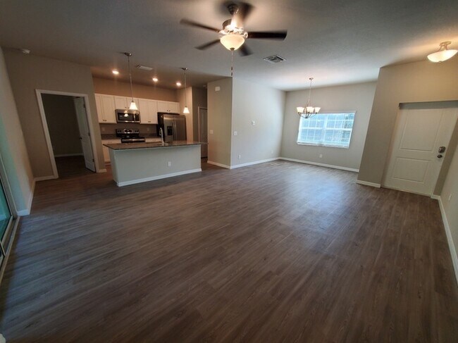 Building Photo - 431 Venango St