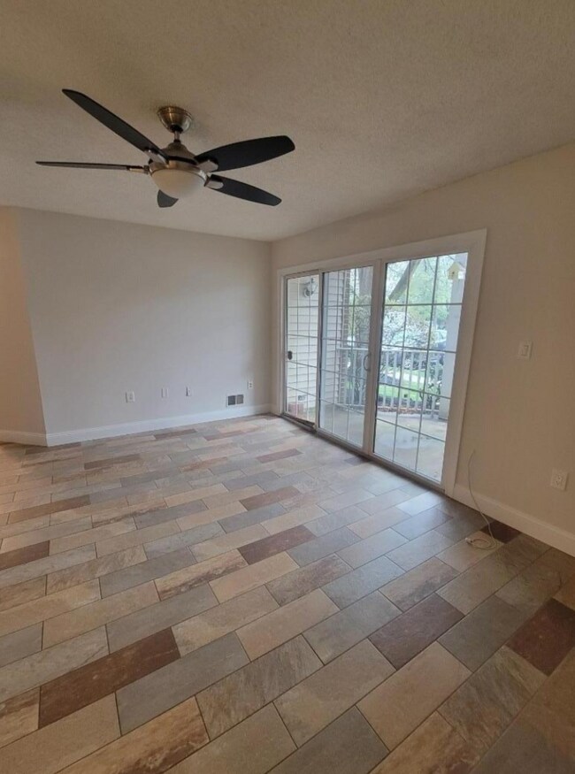Foto del edificio - 1607 Breckenridge Dr