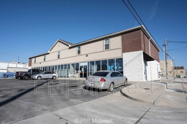 Building Photo - 1702 W Michigan St