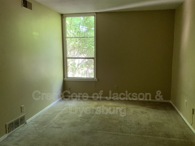Building Photo - 818 N Highland Ave