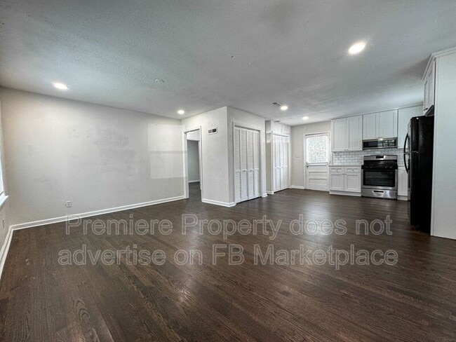 Building Photo - 8600 E 78th Terrace