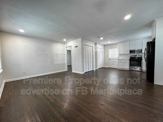 Foto del edificio - 8600 E 78th Terrace