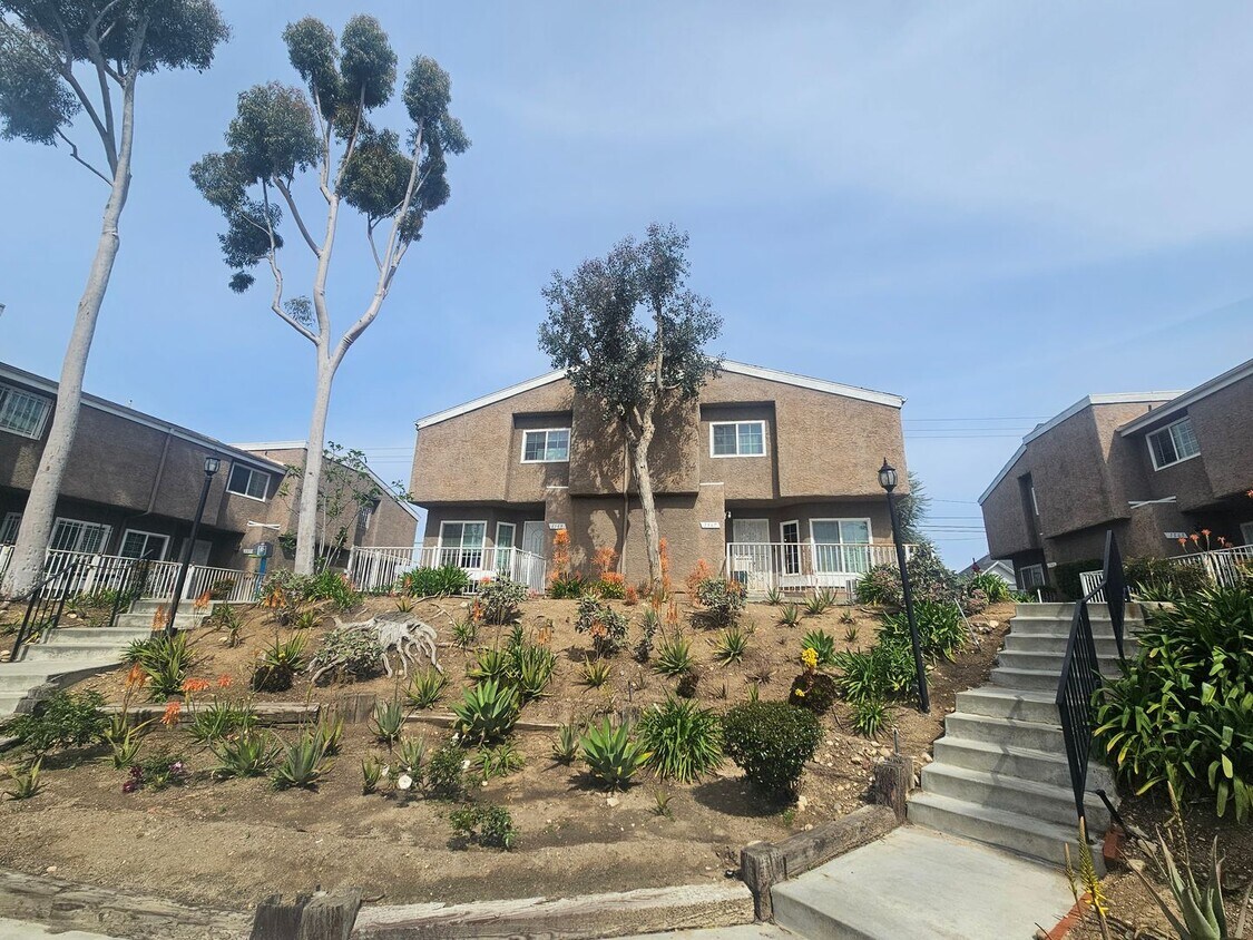 Foto principal - 1567 W Jefferson Blvd