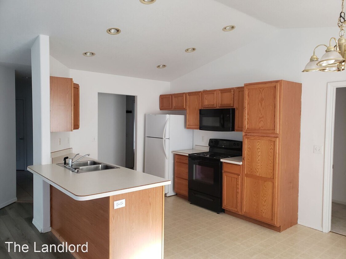 Foto principal - 3 br, 2 bath House - 805 Waverly Place