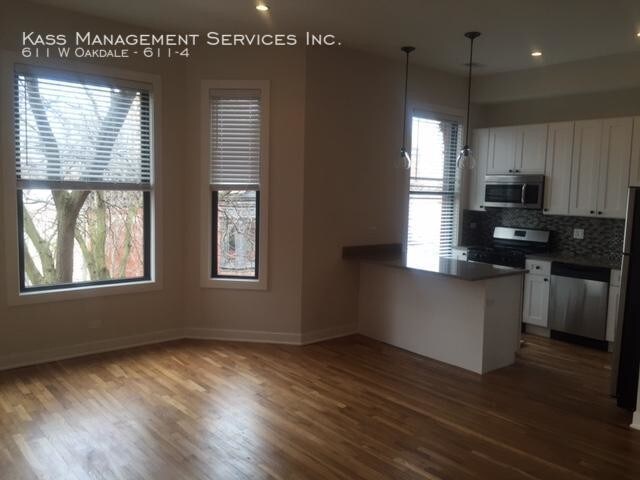 Foto del edificio - 611 W Oakdale Ave