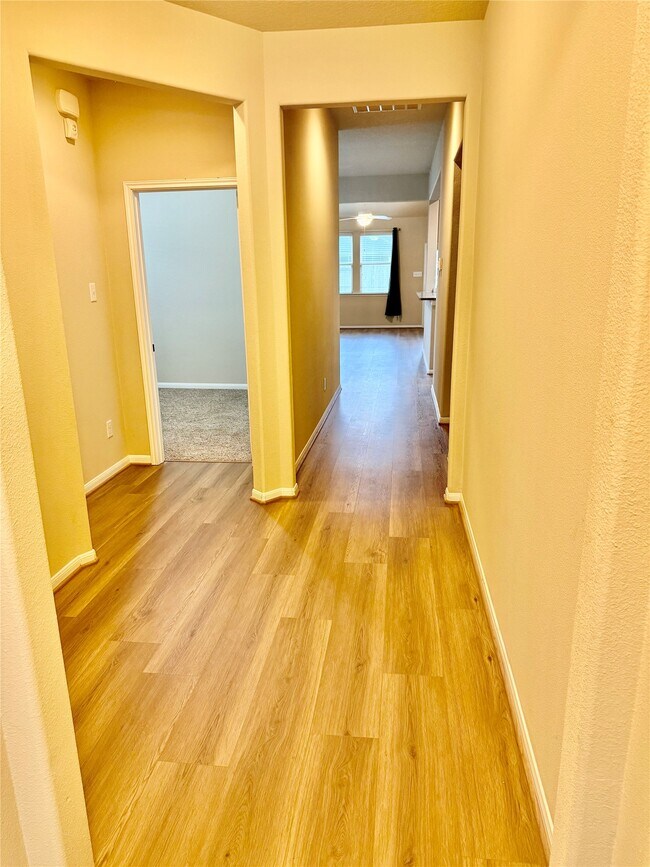 Foto del edificio - 39 Butternut Grove Place