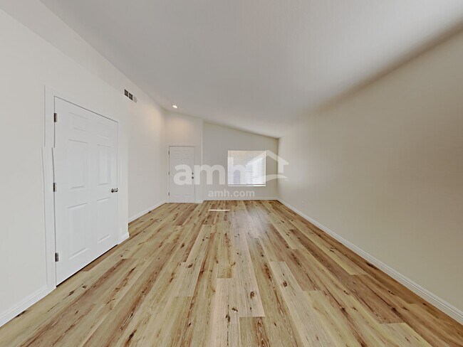 Foto del edificio - 138 Windy Creek Ave