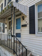 Building Photo - 106 W 6th Ave
