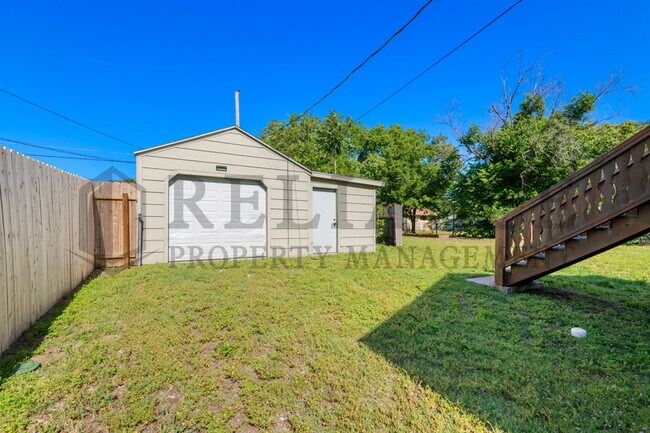 Building Photo - 1735 S Dodge Ave