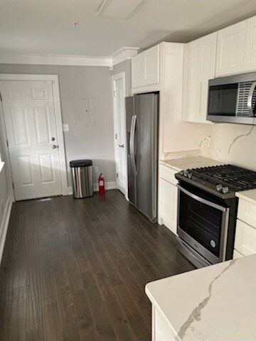 Building Photo - 747 E Preston St