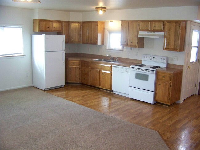 Kitchen area - 2164 Frances St