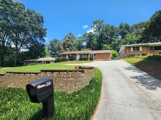 Foto del edificio - 972 Biltmore Dr NE