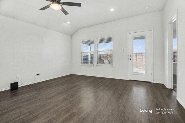 Foto del edificio - 815 Ranahan Ln