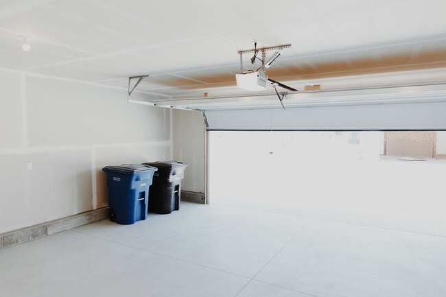 Large Double Garage - 182 E 2440 N