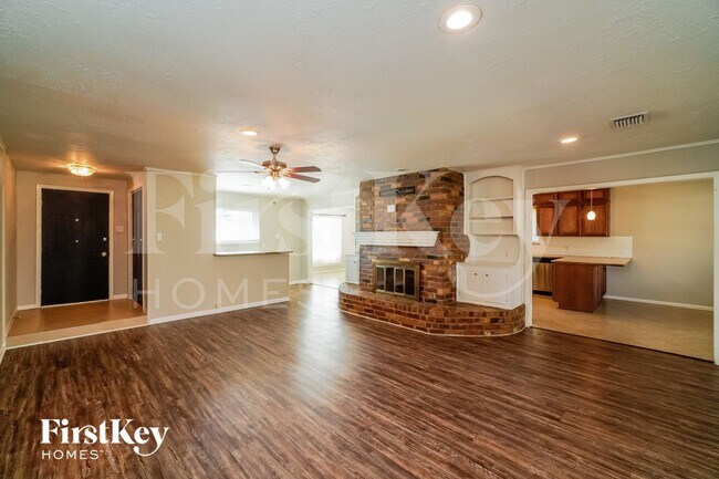 Foto del edificio - 4611 White Cloud Ln
