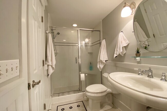 bathroom - 304 N Front St