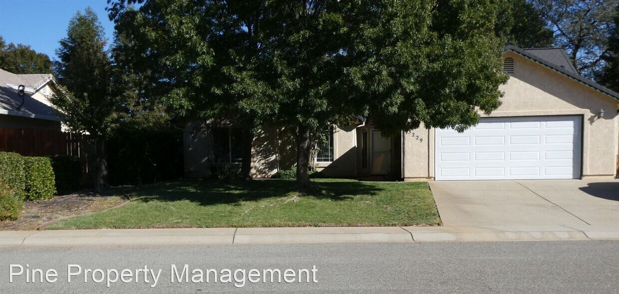 4 br, 2 bath House 3229 Stafford Dr. House Rental in Shasta Lake