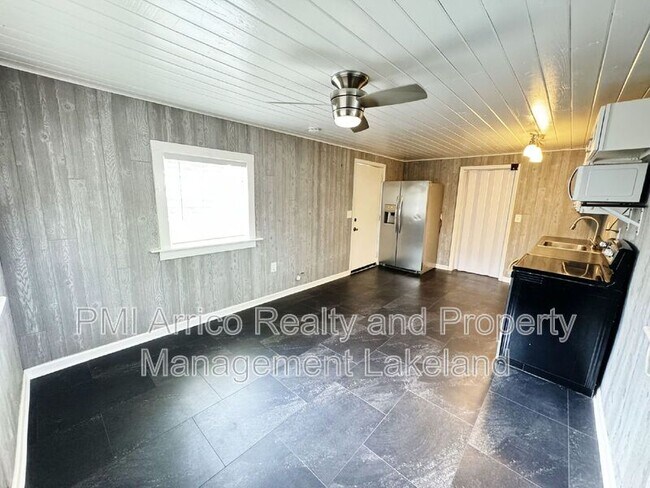 Foto del edificio - 609 1/2 W Park St