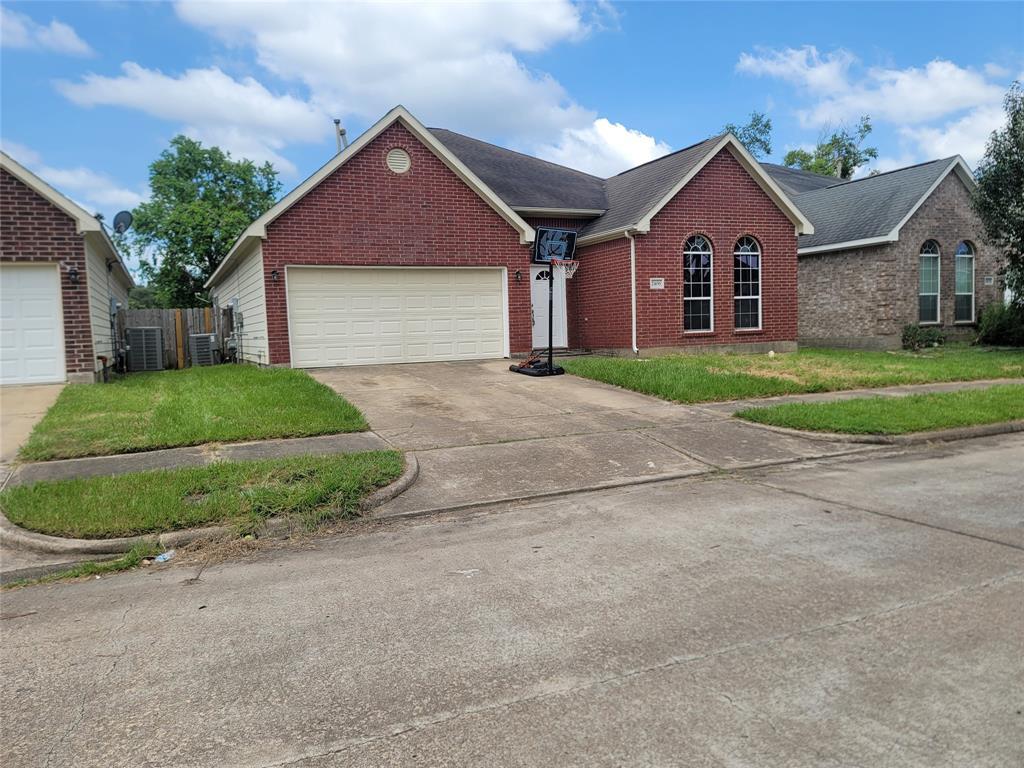 Primary Photo - 2406 Hawks Rd