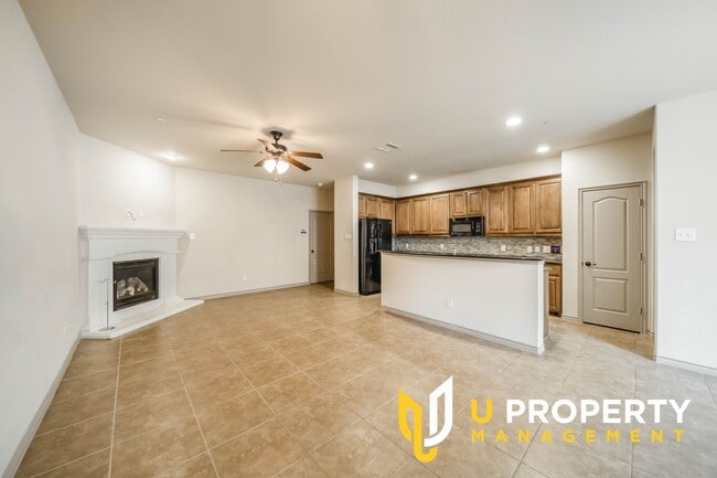 Foto del edificio - Sweet Townhome in Carrollton -- Coming Soon!