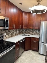 Building Photo - 3115 Oakland Shores Dr