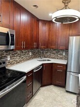 Building Photo - 3115 Oakland Shores Dr