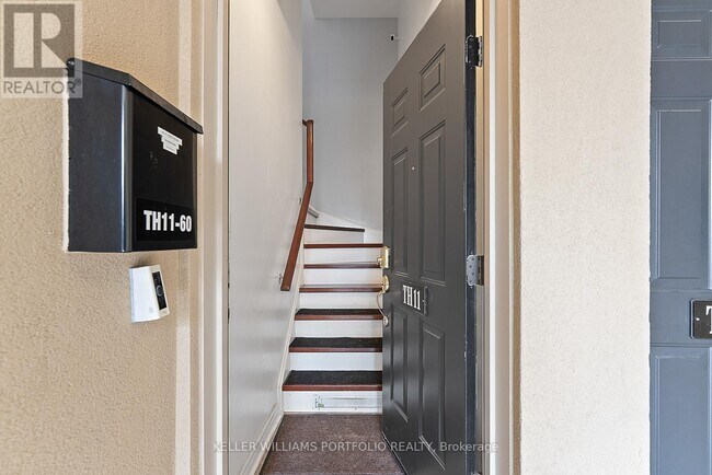 Building Photo - 60 Carr St