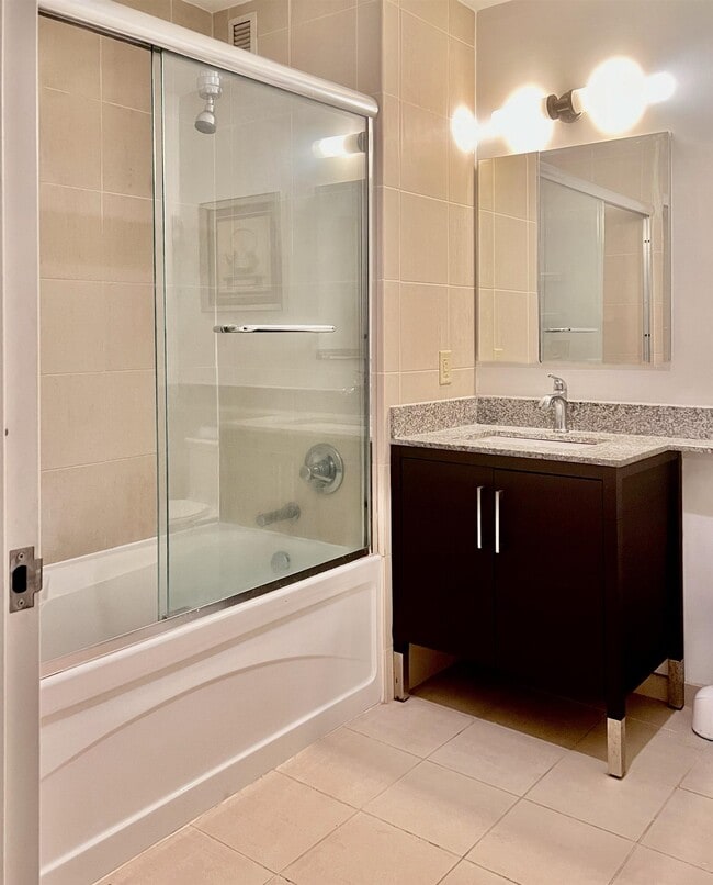 Foto del edificio - 1 Shore Ln