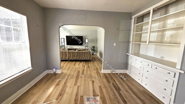 Building Photo - 2 Bedroom 1 Bath in Historic Folsom