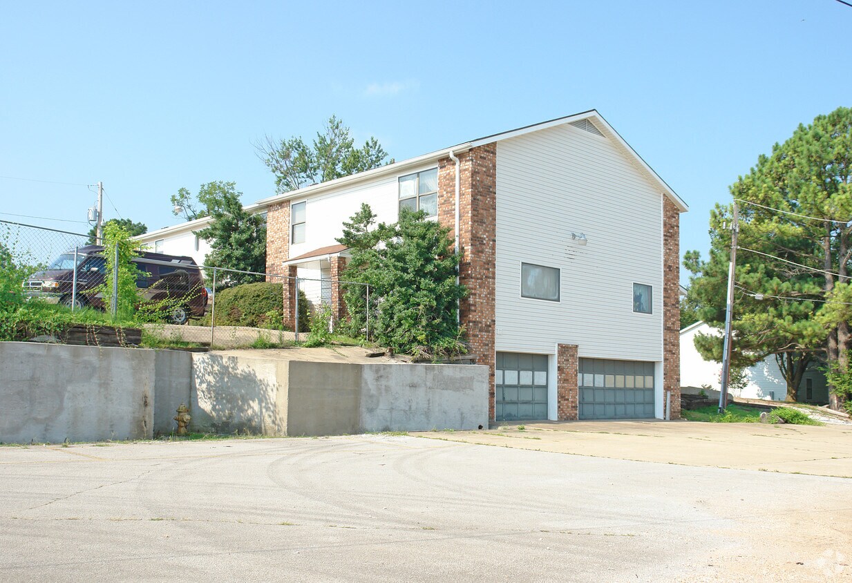 Building Photo - 3208 S Thompson St