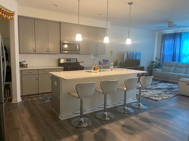 Building Photo - 1249 Grenshaw Dr