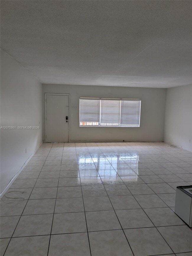 Building Photo - 11855 NE 19th Dr