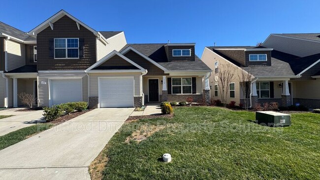 Building Photo - 119 Red Plum Ln