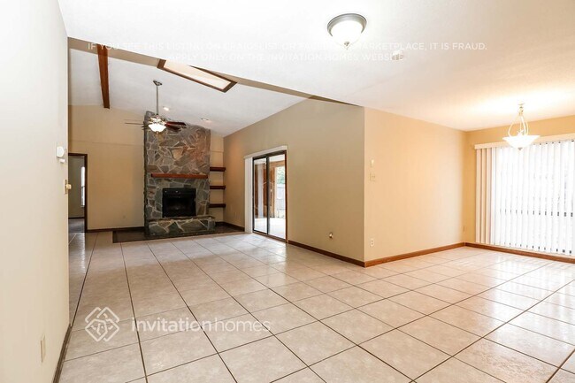 Foto del edificio - 10992 124th Ave N