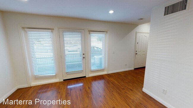 Building Photo - 3 br, 3.5 bath House - 307 Blue Sky Dr