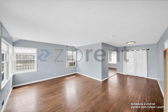 Building Photo - 1054 E 150th St