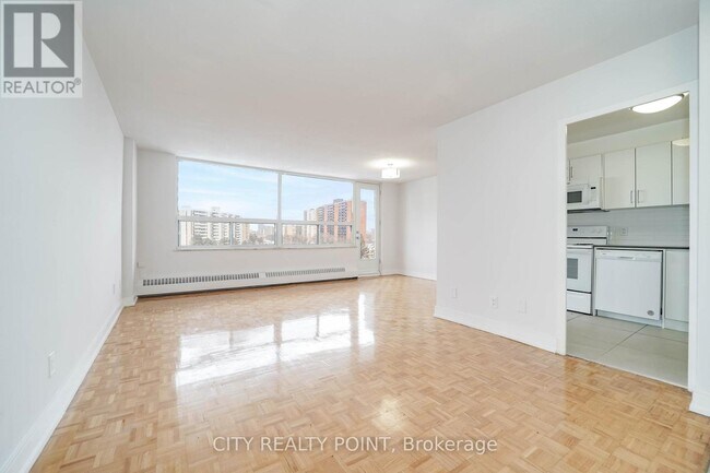 Photo du bâtiment - 6200 Bathurst St