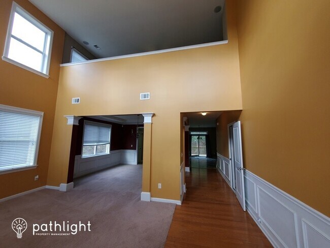 Building Photo - 555 SW Portico Court SW, Atlanta, GA, 30331